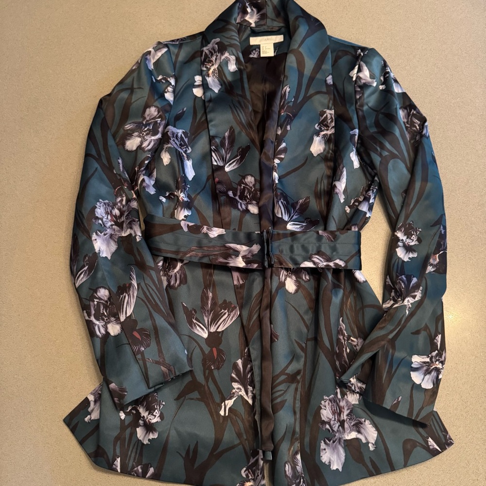 Emerald Iris Print Satin Blazer - Picture 3 of 12